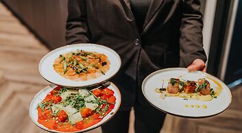 Hotel, Sportsbar & Brasserie Dorhout Mees