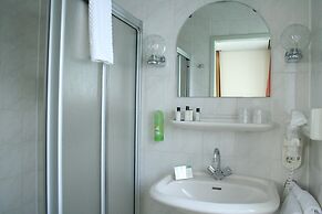 Hotel, Sportsbar & Brasserie Dorhout Mees