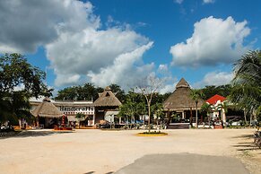 Real Mayab Hotel & Bungalows