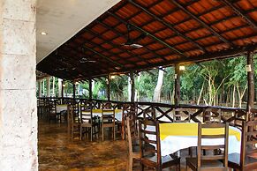 Real Mayab Hotel & Bungalows