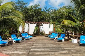 Real Mayab Hotel & Bungalows