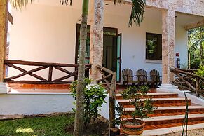 Real Mayab Hotel & Bungalows