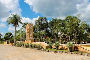 Real Mayab Hotel & Bungalows