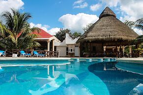 Real Mayab Hotel & Bungalows