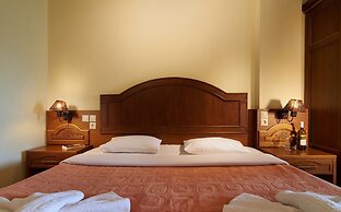 Toroni Blue Sea Hotel & Spa