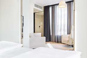 Sound Garden Hotel Airport