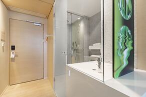 Sound Garden Hotel Airport