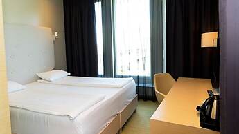 Sound Garden Hotel Airport