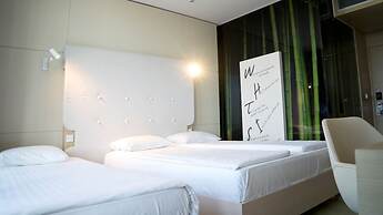 Sound Garden Hotel Airport