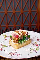 Sound Garden Hotel Airport