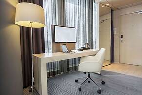 Sound Garden Hotel Airport