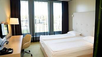 Sound Garden Hotel Airport