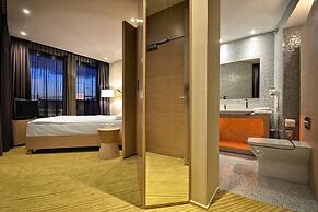 Sound Garden Hotel Airport