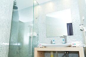 Sound Garden Hotel Airport