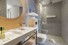 Sound Garden Hotel Airport