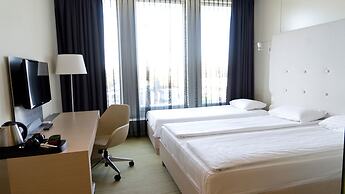 Sound Garden Hotel Airport