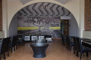 Best Western Plus Meridian Hotel