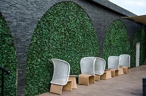 Best Western Plus Meridian Hotel