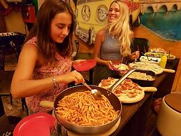 Jammin' Hostel & Bar