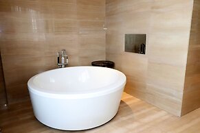 Holiday Inn Panjin Aqua City by IHG