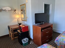 Crows Nest Inn Tawas