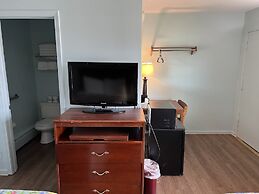 Crows Nest Inn Tawas