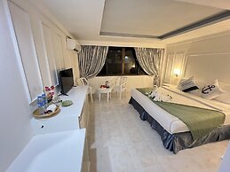 The Chilli by Golden Ray