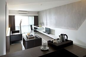 Nine Forty One Hotel