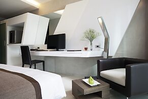 Nine Forty One Hotel