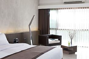 Nine Forty One Hotel