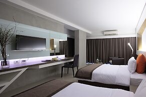 Nine Forty One Hotel