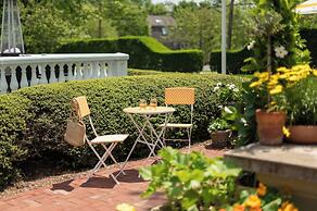 Topping Rose House