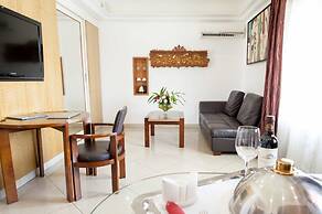 Nomad Suites Residence