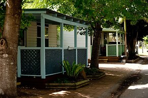 Lani's Holiday Island - Caravan Park