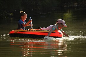 Lani's Holiday Island - Caravan Park