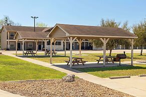 Eagle's Den Three Rivers Texas a Travelodge by Wyndham