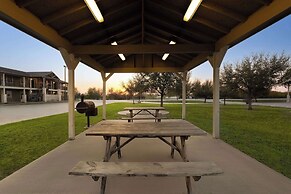 Eagle's Den Three Rivers Texas a Travelodge by Wyndham