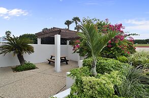 Casa Del Mar Beach Suites by AB Sea Resorts