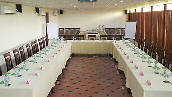 Mekong Riverside Boutique Resort & Spa