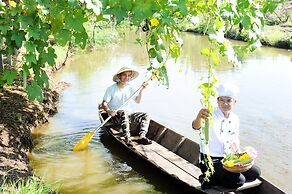 Mekong Riverside Boutique Resort & Spa