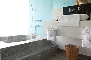 Mekong Riverside Boutique Resort & Spa