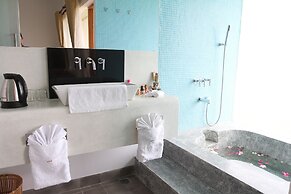 Mekong Riverside Boutique Resort & Spa