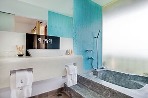 Mekong Riverside Boutique Resort & Spa