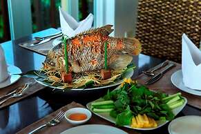 Mekong Riverside Boutique Resort & Spa