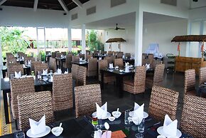 Mekong Riverside Boutique Resort & Spa