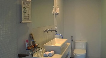 Mekong Riverside Boutique Resort & Spa