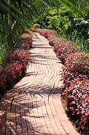 Mekong Riverside Boutique Resort & Spa