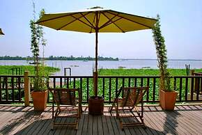 Mekong Riverside Boutique Resort & Spa
