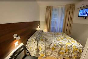 Far Home Gran Vía - Hostel