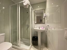 Far Home Gran Vía - Hostel